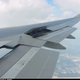 Spoilers de un 747-400 parcialmente desplegados